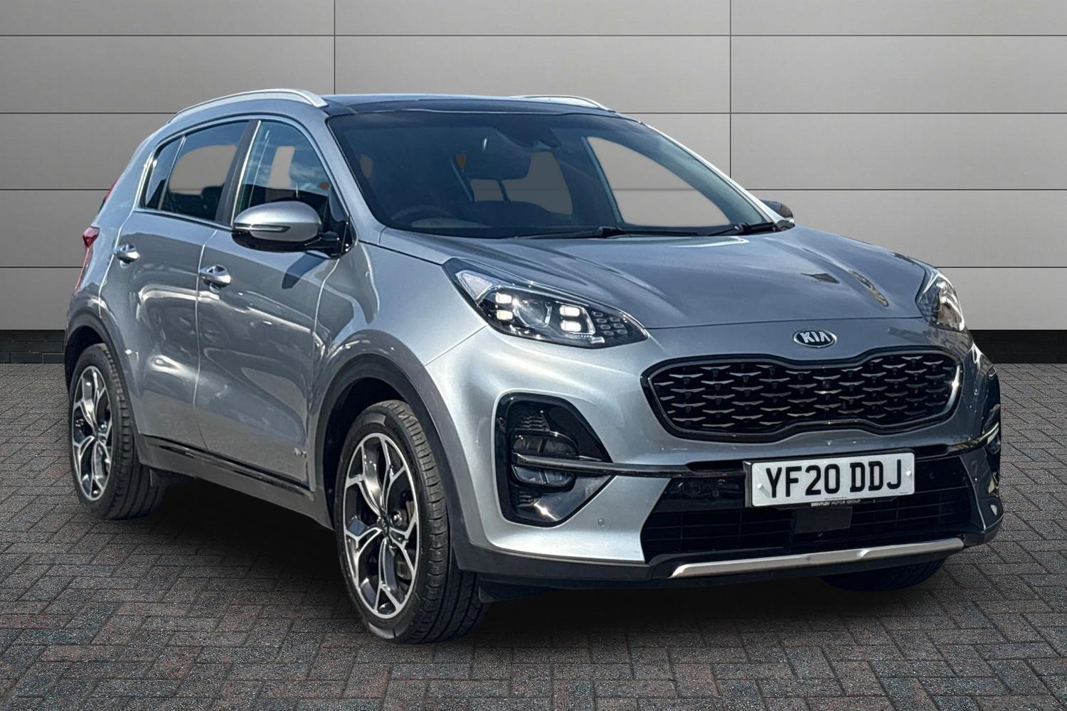 Kia Sportage 1.6 T-GDi GT-Line S DCT AWD Euro 6 (s/s) 5dr This 2020 Kia Sportage T-GDi GT-Line S offers a practical and well-equipped driving experience for those seeking a reliable family vehicle. Powered by a 1.6 litre petrol engine with — photograph from Ocean Ford
