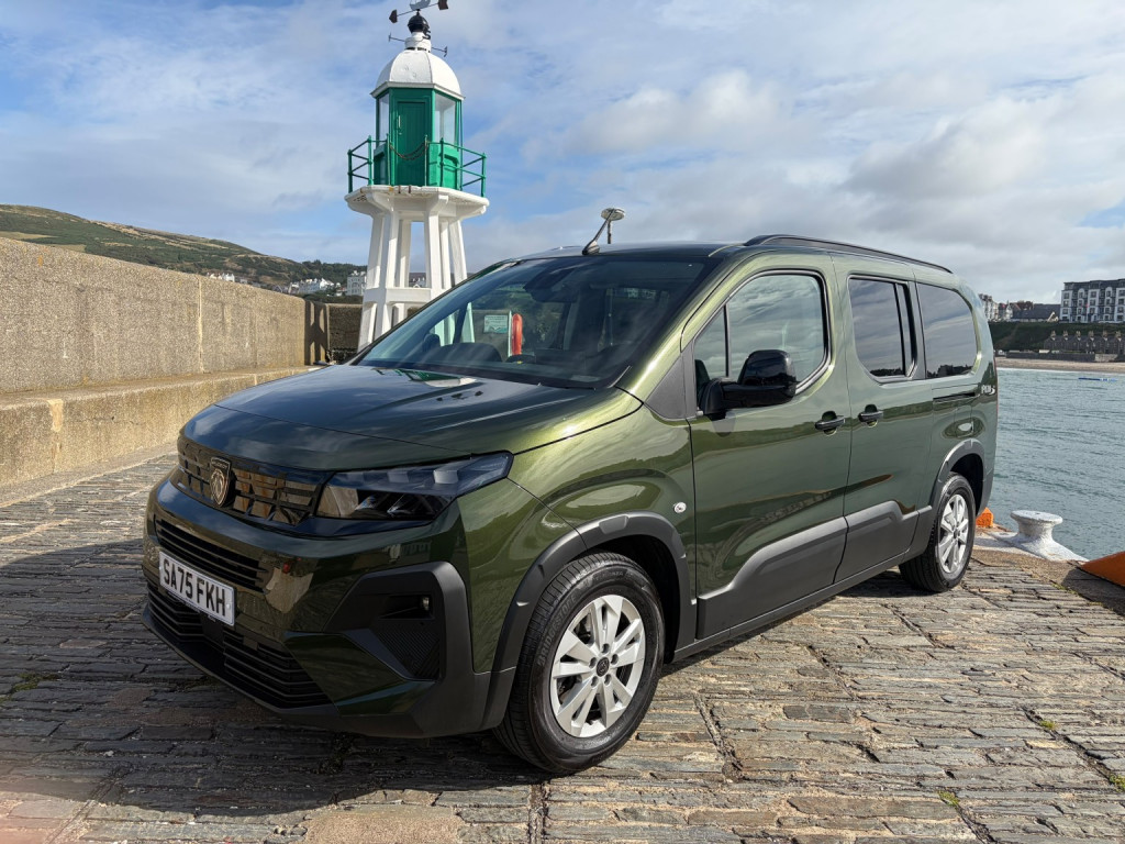 PEUGEOT RIFTER Wheelchair Accessible Vehicle 1.5 Rifter Long Allure 1.5L BlueHDi 100 S&S [WAV] (2025) — photograph from Franklin's