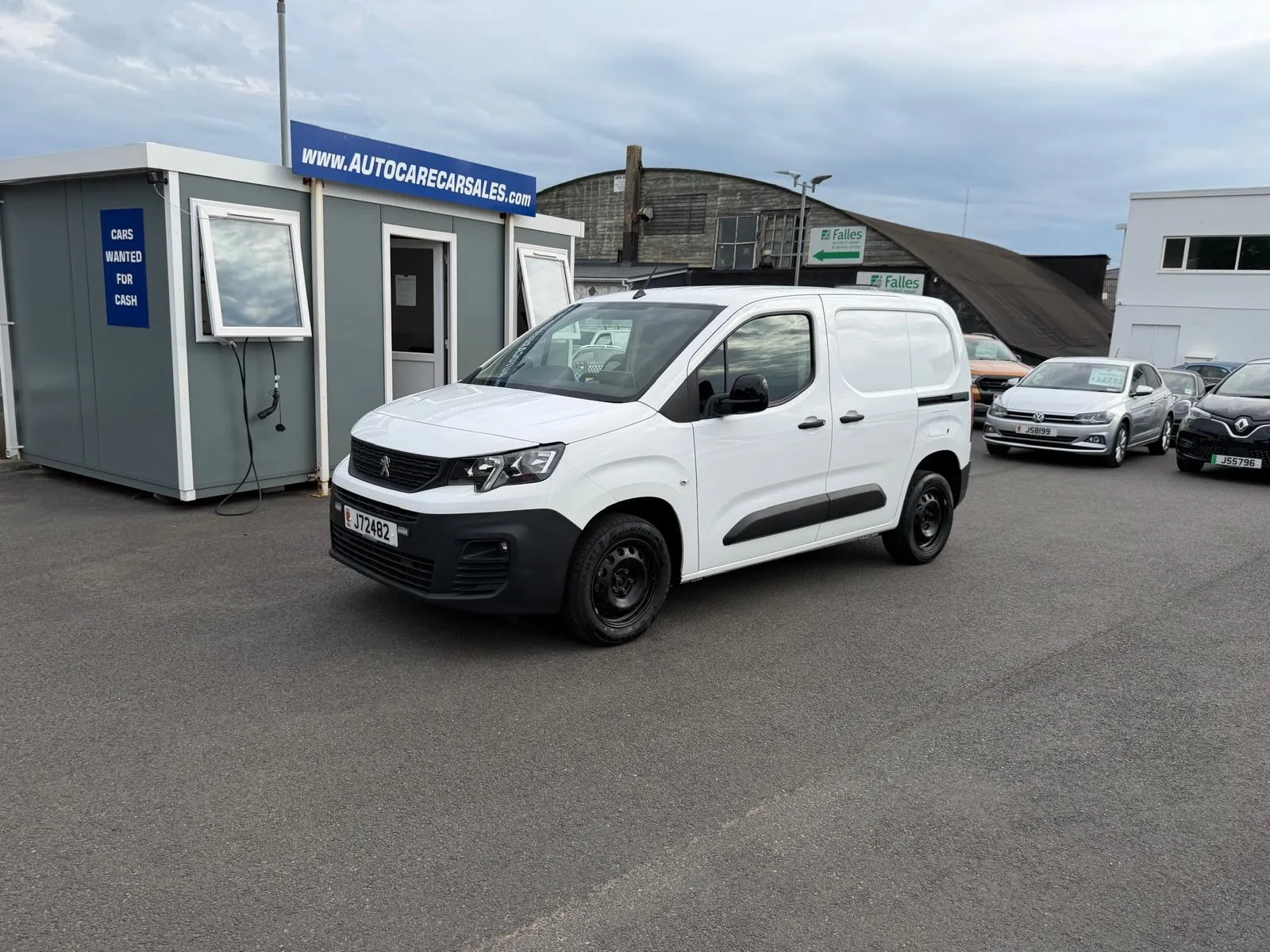 2022 PEUGEOT PARTNER 1.5 PROFESSIONAL PREMIUM BlueHDI 1000 PANEL VAN**FULLY PLY-LINED 3 FRONT SEATS**OUR PRICE £11995 + GST — photograph from Autocare Jersey