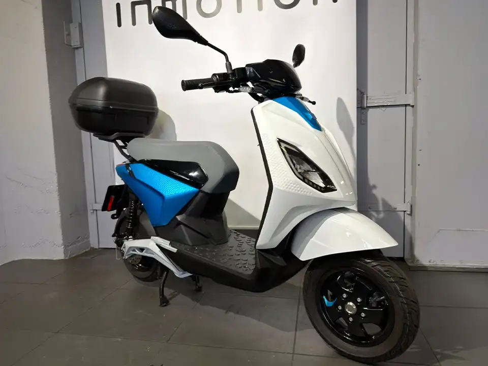 Piaggio 1 Active electric 60 — photograph from INMOTION