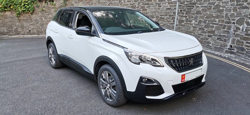Low Mileage Peugeot 3008 2017 - 1.6 3008 Active BLUE HDI S/S 5dr — photograph from Ingear Car Sales