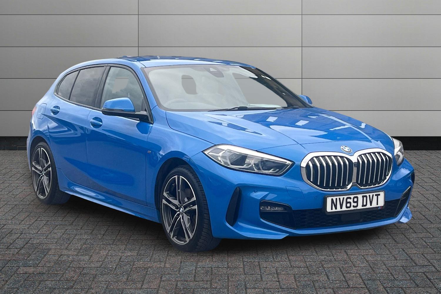 BMW 1 Series 1.5 118i M Sport Euro 6 (s/s) 5dr This 2020 BMW 1 Series 118i M Sport offers a rare find with its very low mileage of just 32,309 miles. This hatchback is powered by a 1.5 litre petrol engine that meets Euro 6 emission standard — photograph from Ocean Ford