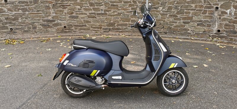 Piaggio Vespa GTS 300 2024 - Super TECH — photograph from Ingear Car Sales