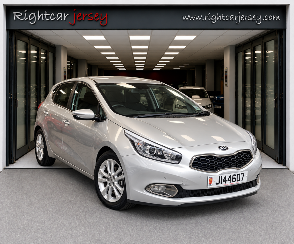 KIA CEED Hatchback 1.6 2 (2012) — photograph from Rightcar Jersey